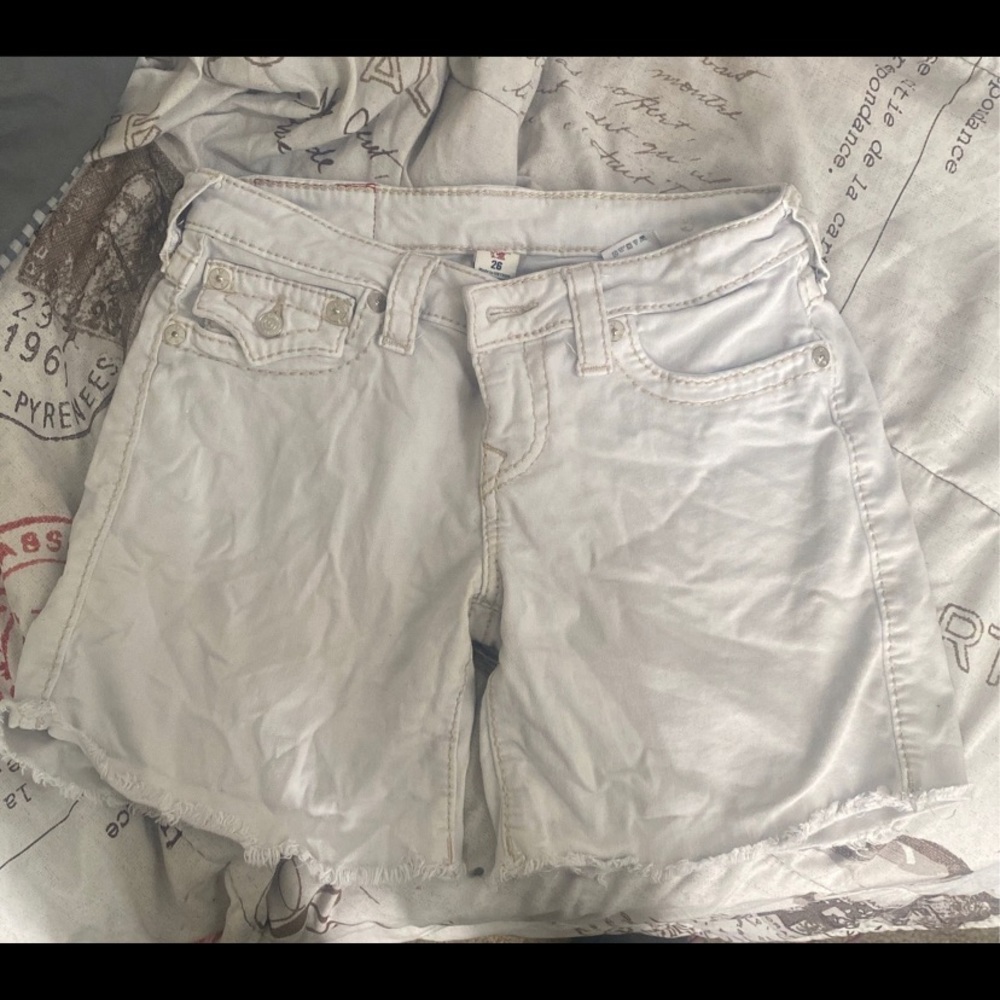 White True Religion fashion shorts. Tight fitted